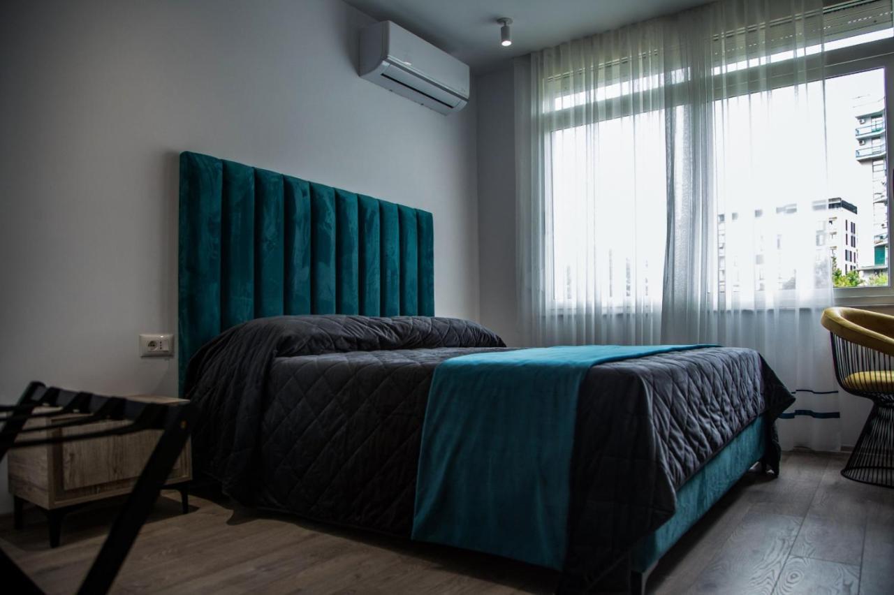 Lucas Central Premium Studios Тирана Екстер'єр фото
