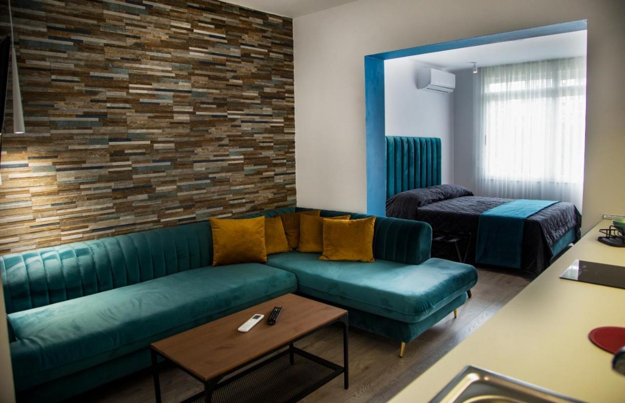 Lucas Central Premium Studios Тирана Екстер'єр фото